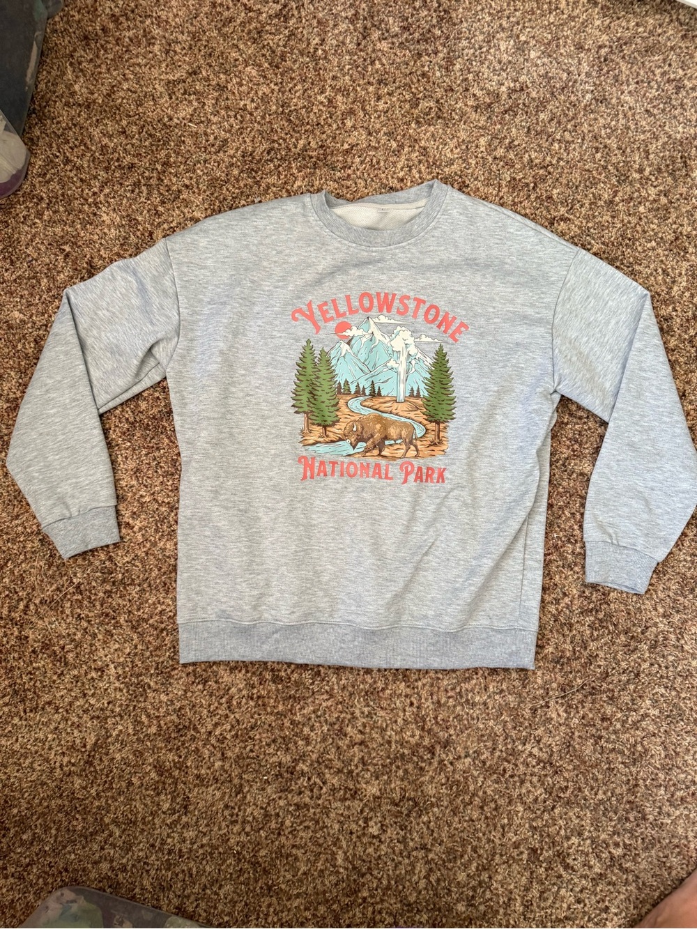 Yellowstone National Park Large grey Crewneck sweater